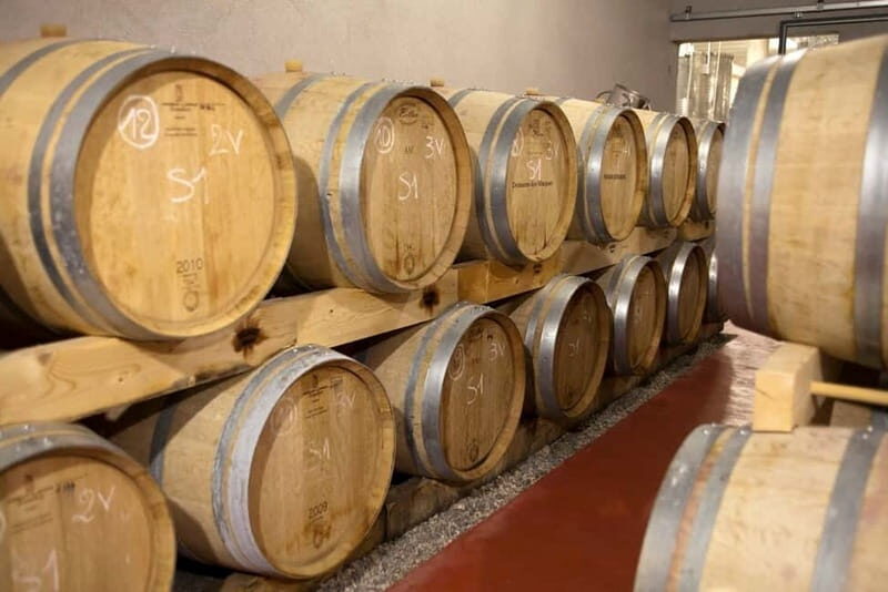 Coteaux d'Aix: Ste Victoire Wine Tour & Cezanne route - The Coteaux d’Aix-en-Provence geography: why Ste Victoire matters