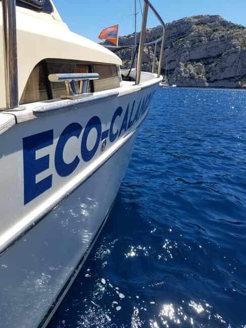 Cruise, Coffee and Swimming in the Calanques of Frioul - Coffee, snacks, and the calm onboard rhythm