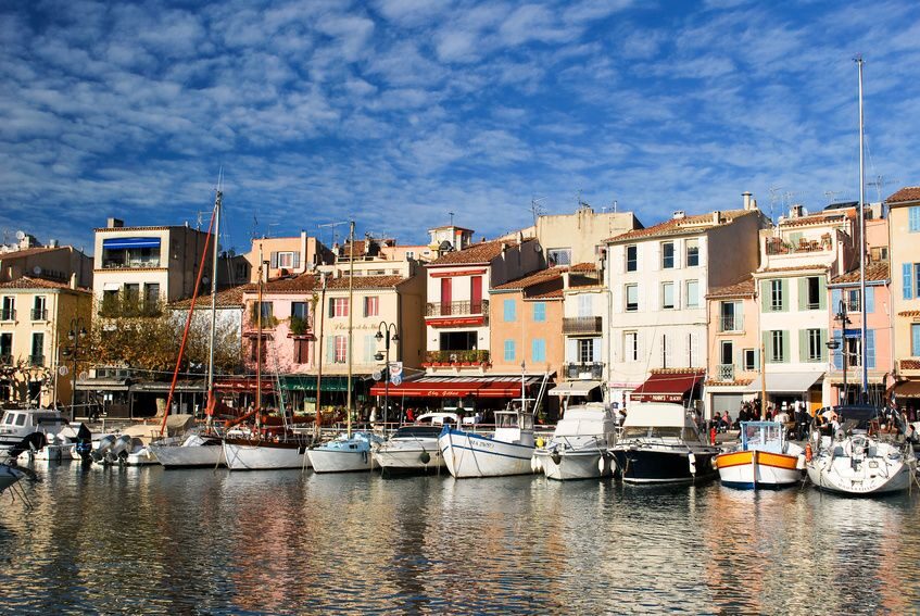 From Marseille Cruise Port : Marseille and Cassis Tour - Marseille panoramic drive and the Notre-Dame de la Garde photo stop