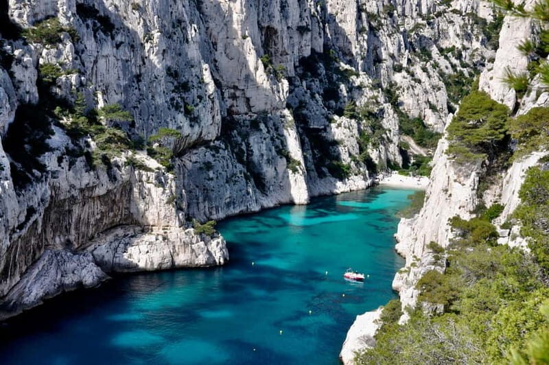 From Marseille: Iconic Calanques Boat Tour with Swimming - Choosing Pointe Rouge vs Vieux-Port: the swim-stop tradeoff