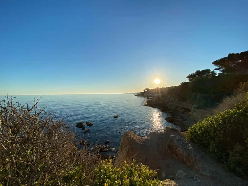 Full Day in Côte Bleue: Scenic Nature Walk and Boat Tour - Beach café reset and snorkeling time with masks provided