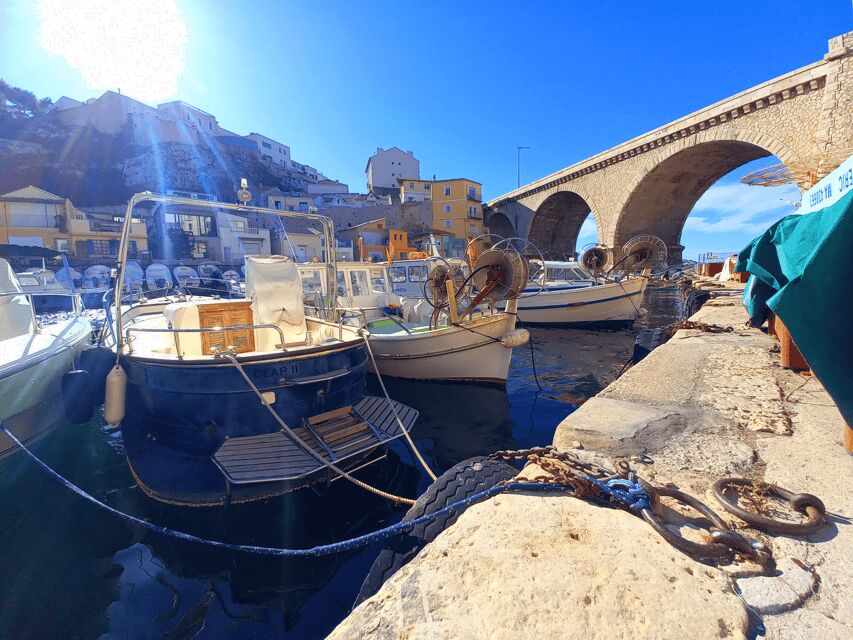Marseille: Half-Day City Highlights Guided Walking Tour - A 4-hour Marseille route that adds up to about 9 kilometers