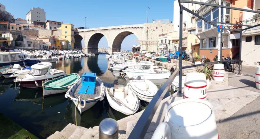 Marseille: Hidden Coves Exploration & Treasure Hunt - Endoume coastal road: where the clues come alive