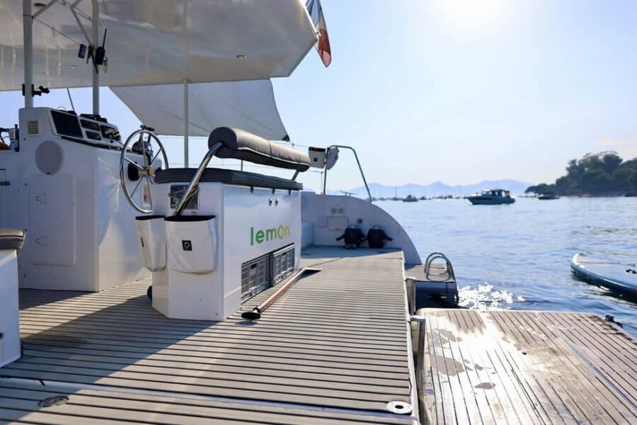 Marseille: Sunset Catamaran Tour with Stand-up Paddle & Wine - The swim stop: clear water and gear ready to go