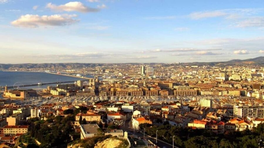 Marseille : Vieux-Port & Panier Walking Tour - Fort Saint-Jean: your harbor and sea viewpoint, early